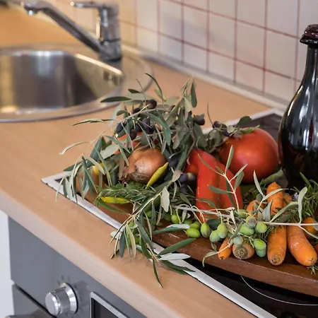 Gorgeous In With Kitchen Apartment *