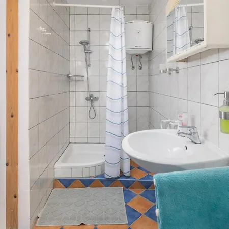 Gorgeous In With Kitchen Apartment Musalez